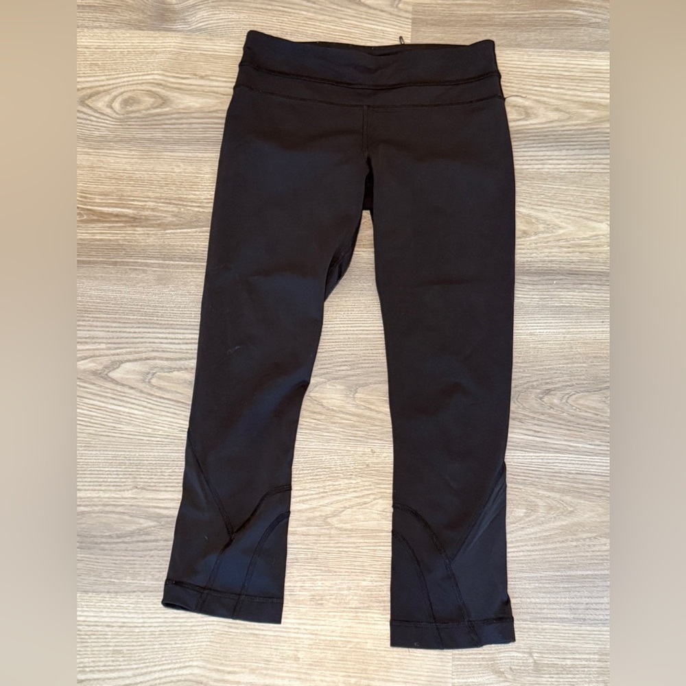 Lululemon Black Capri Cropped Leggings Women’s size 4